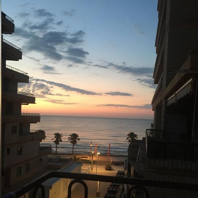 Apartamento Oropesa Del Mar En Primera Linea De Playa Exterior photo